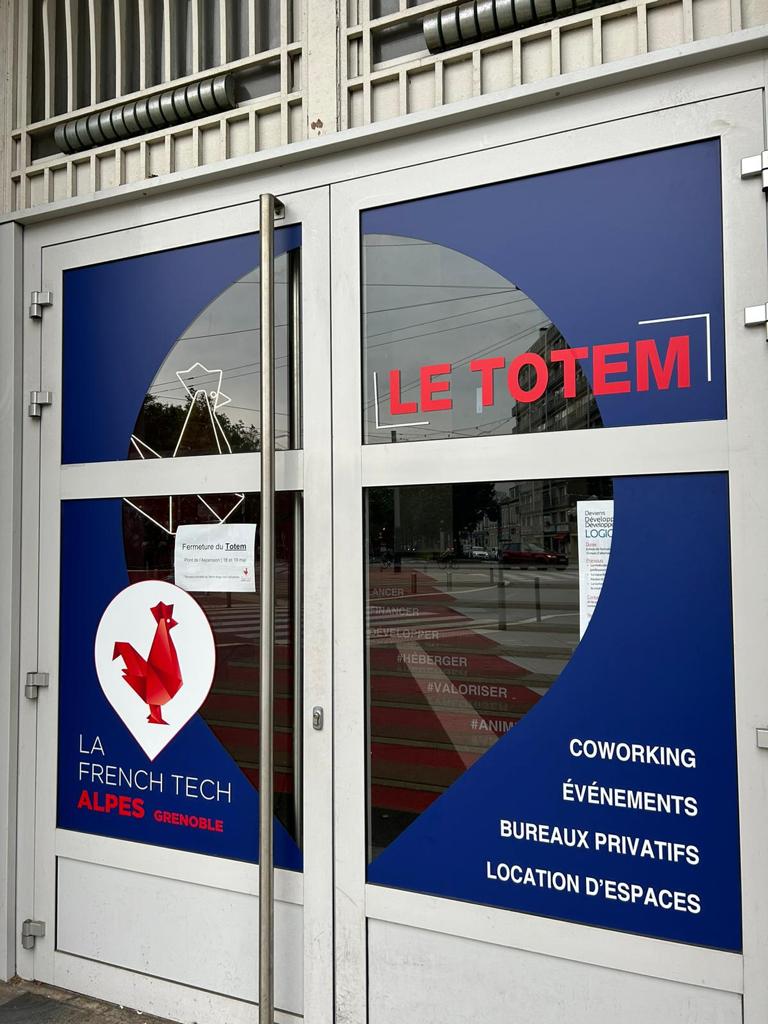 FRENCH-TECH-Grenoble-Alpes_HALL-ENTREE-Le-Totem-Grenoble_showroom-50m²-3